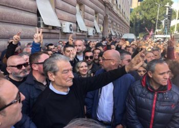 Berisha njofton protestë të madhe në Tiranë më 20 dhjetor