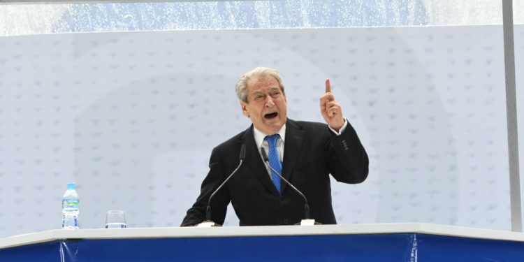 Berisha i drejtohet SHBA-ve: Më hiqni “Non grata-n” ose do të vazhdoj luftën për t’u rikthyer në pushtet