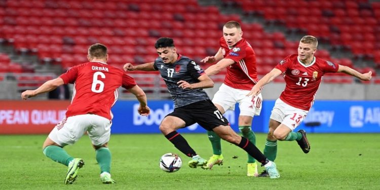 Shorti i UEFA/ Shqipëria “peshkon” Rusinë, Greqia nuk i ndahet Kosovës