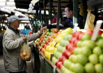Si po shtrenjtohet jetesa për shqiptarët, çmimet më të larta në 10 vitet e fundit