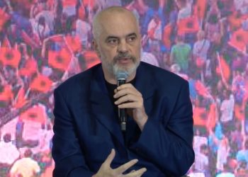 Rama: Nuk e ngas dot makinën sepse kam këmbët e gjata, prandaj s’kam për të marrë kurrë patentë