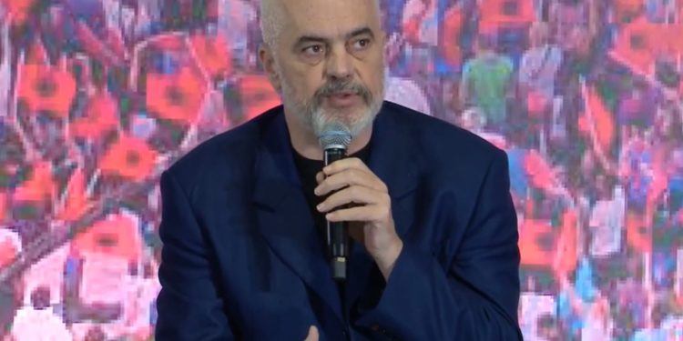 Rama: Nuk e ngas dot makinën sepse kam këmbët e gjata, prandaj s’kam për të marrë kurrë patentë