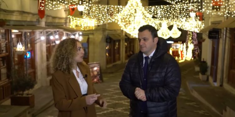 Festat e fundvitit, Gjirokastra siç nuk e keni parë kurrë më parë (VIDEO)