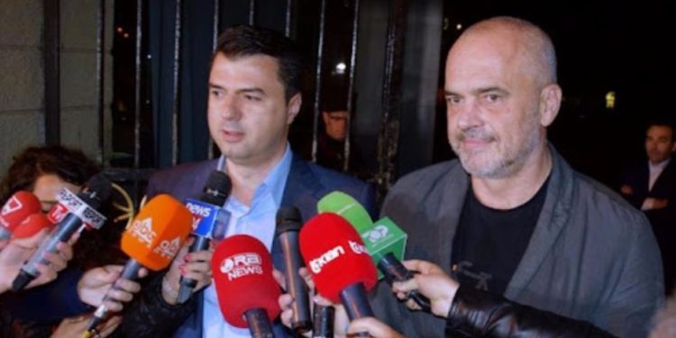 Basha uron Ramën për Vitin e Ri: Pleqëri të mbarë!