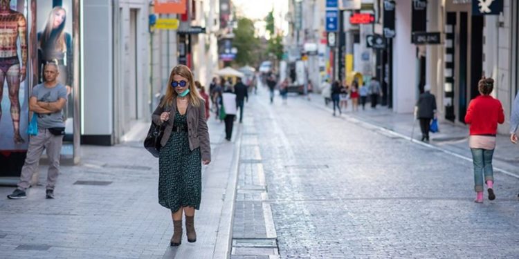 Çfarë po ndodh në Greqi, 75 të jetë të humbura brenda ditës, shifra rekord infektimesh nga Covid
