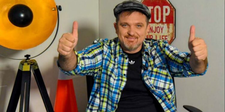 Julian Deda sulmon Bashën: Ke qenë çerr i Berishës o Lul brava, mos e bëj pis doktorin mor pis