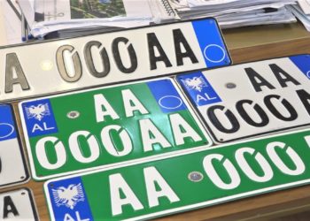 Thellohet skandali, publikohet edhe databaza me targat e makinave të shqiptarëve