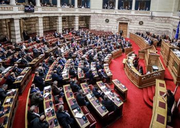 Shqiptarët në Greqi/ Ja ç’duhet të bëjnë ata që iu skadon leja e qëndrimit në Greqi në 31 dhjetor