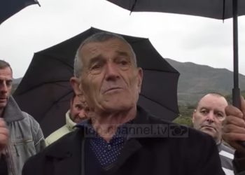 “Pse na i pështirosni dhe këto që kemi”, banorët e Piskovës protestojnë kundër venddepozitimit të plehrave për Përmetin (VIDEO)