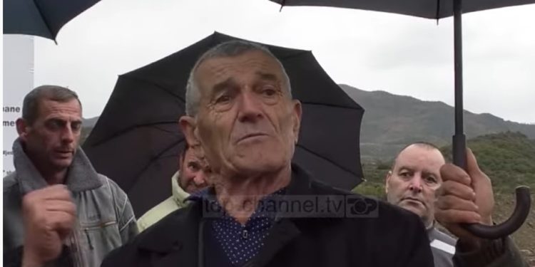 “Pse na i pështirosni dhe këto që kemi”, banorët e Piskovës protestojnë kundër venddepozitimit të plehrave për Përmetin (VIDEO)