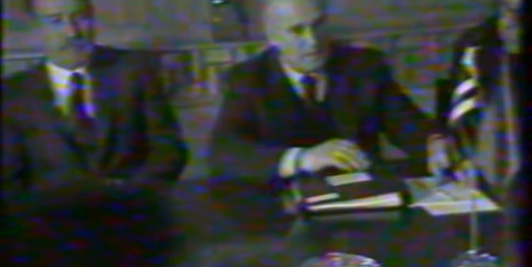 VIDEO/ Vizita e Karolos Papuljas në Shqipërinë gjatë kohës së Enver Hoxhës, detaje nga takimet në Gjirokastër, Derviçan, Fier dhe Tiranë