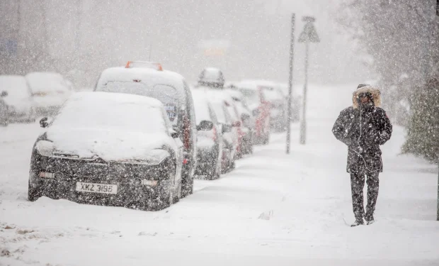 Parlajmërojnë sinoptikanët grekë: Sonte në mesnatë vjen stuhia “Carmel”, ja çfarë ndodh me Shqipërinë
