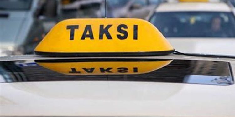 Transport klandestinësh me taksi nga Saranda në Kukës, dy të arrestuar nga policia