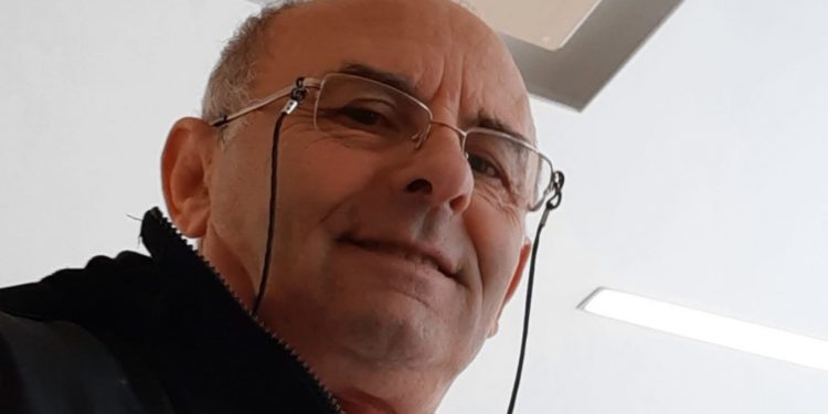 Të gjithë prisnin dorëheqjen e Lulzim Bashës, por ikën pas 24 vitesh roja i selisë së PD-së: Bëni mirë të gjeni gjuhën, mos i bëni qejfin të tjerëve