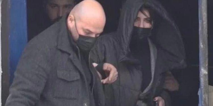 Me 5 truproja, momenti kur Grida Duma “çan” rrethimin nga selia e PD