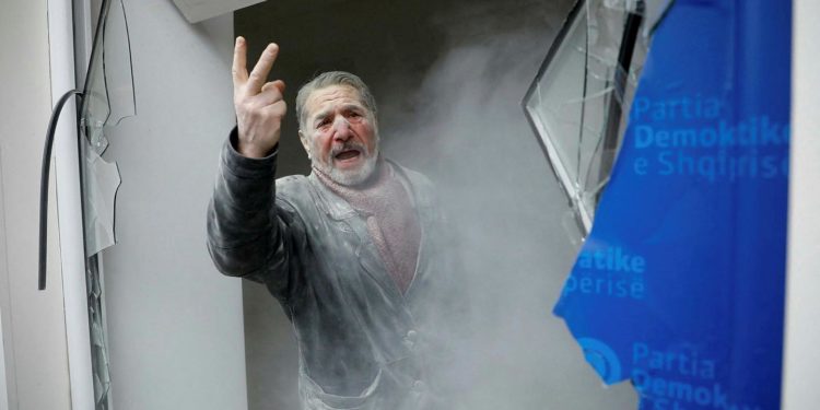 Shqiptarët janë nën sundimin e Juntës financiare të korrupsionit