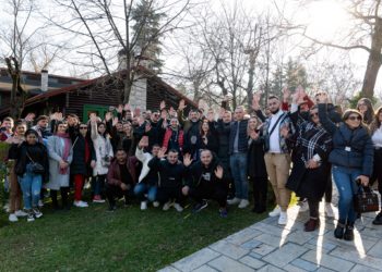 30 vjetori i FRESSH, Çuçi mbledh të rinjtë e Beratit: Duhet të vetëkorrigjohemi vazhdimisht e të jemi në lartësinë e nevojave dhe pritshmërive që kanë të rinjtë tanë