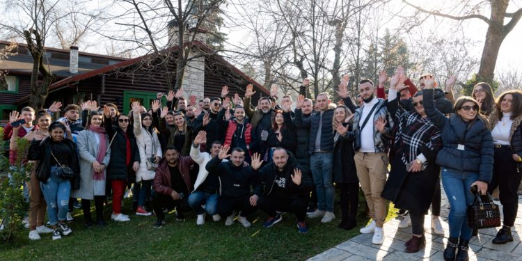 30 vjetori i FRESSH, Çuçi mbledh të rinjtë e Beratit: Duhet të vetëkorrigjohemi vazhdimisht e të jemi në lartësinë e nevojave dhe pritshmërive që kanë të rinjtë tanë