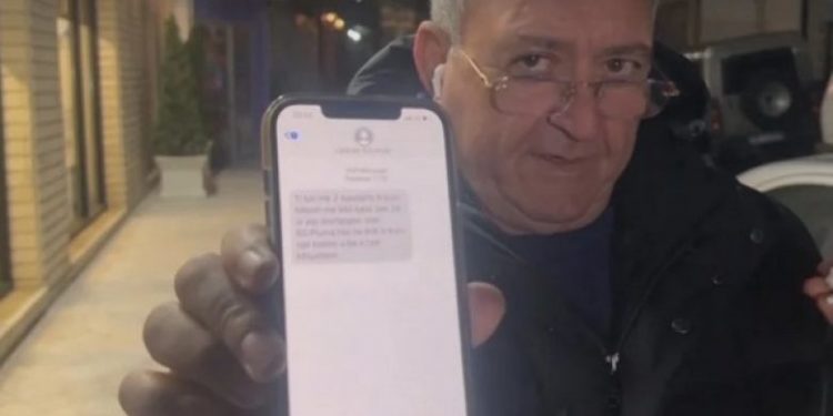 “Ti kurvë luan me lekët tona. Jep dorëheqjen ose 60 plumba i ke në kokë”, zbardhet mesazhi kërcënues për Armando Dukën