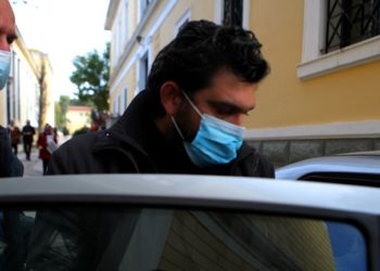 Abuzonte me adoleshenten shqiptare, sulmohet me bojë të kuqe kisha ku shërbente prifti grek