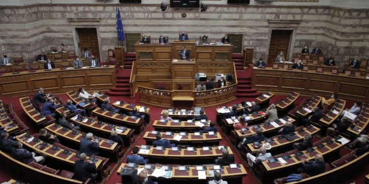 Hakohen 60 email-e deputetësh në Greqi, flitet për sulm kibernetik