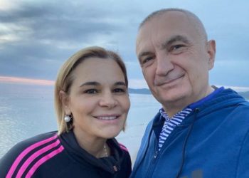 28 vite nga puthja e parë, Kryemadhi i bën tag Metës në videon e çiftit të sapomartuar që kërcen