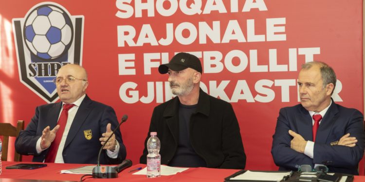 Zgjedhjet farsë në Gjirokastër, propozohet Altin Çomo dhe Xhevit Kaçorri për Asamblenë e FSHF-së (VIDEO)