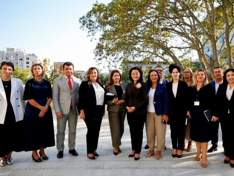 Komisioni i Vettingut mblidhet për tre ditë në një resort luksoz të Vlorës, nuk tregojnë sponsorin privat të financimit