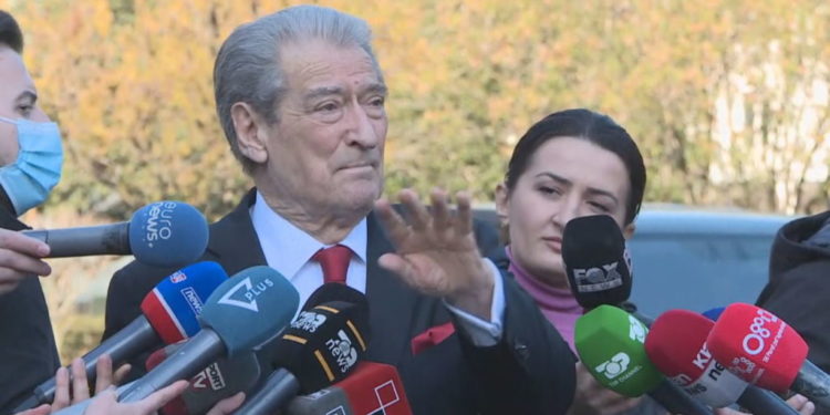 Berisha mbërrin në Kuvend: Kam gjetur mekanizmin për të fituar më 6 mars, jemi në negociata me LSI-në