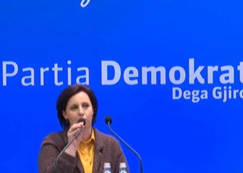 Pedagogia e PD-së sulmon Ismail Kadarenë në Gjirokastër: Ka shkruar me lapsin e partisë dhe diktaturës. Të kam zili zoti Berisha, ti je mëngjesi jonë