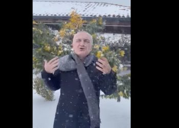 Ilir Meta reciton poezi mes dëborës (VIDEO)
