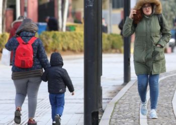 I ftohti acar në Shqipëri/ Ja 9 veprimet që duhet të bëni para se të dilni me makinë