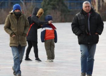 I ftohti acar në Shqipëri/ Ja 9 veprimet që duhet të bëni para se të dilni me makinë
