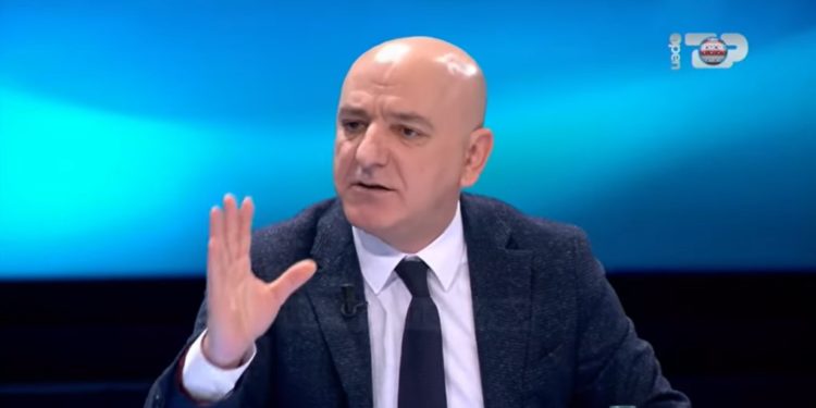 Vizita në Fier dhe Gjirokastër/ Bejko sfidon Berishën: Trego që nuk ishe i infektuar me Covid