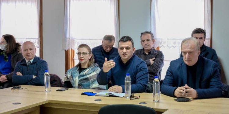 Gjirokastër, ura pranë liqenit të Viroit do të bëhet e re, Golemi: Mezi pres ta nisim edhe këtë kantier tjetër (FOTO)