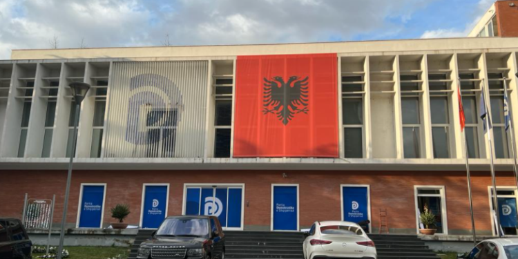 Berisha: Lul brava po vendos dyer të blinduara nga frika, por nuk na ndalon dot. Do ketë fatin e atyre që përmbysëm