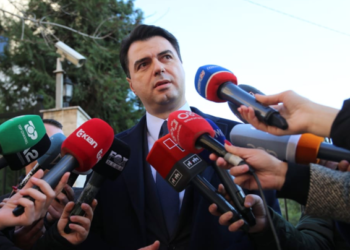 Lulzim Basha: Unë po sakrifikohem, duke qëndruar në krye të PD! Ky nuk është privilegj, e bëj për demokratët