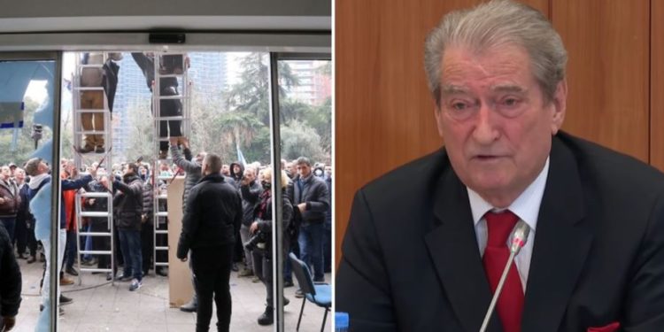 Berisha: Hapëm dyert e blinduara të dyshes Basha-Rama, por na pengoi gazi