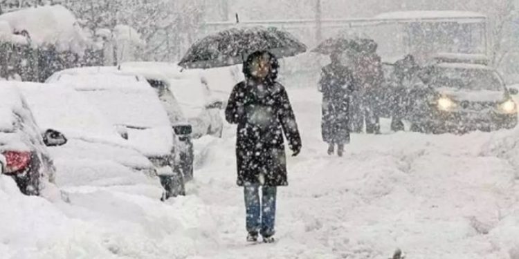 “Çmendet” moti!/ Shkurti vjen me ciklon të fuqishëm dimëror, mund të ketë dhe reshje dëbore