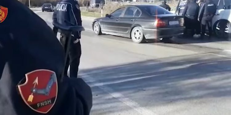 Nga Shkodra në Sarandë, kontrolle të shumta policore, 112 të shoqëruar, 3 të arrestuar (VIDEO)