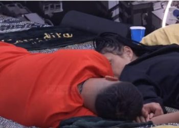 Çift tjetër në Big Brother, Einxhel jep puthjen e parë me Dj Dagz