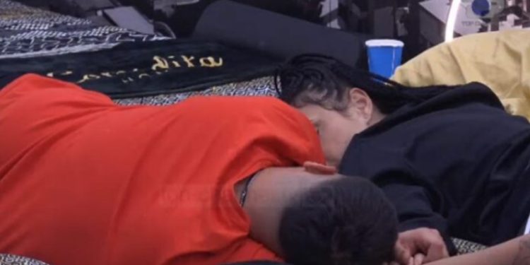 Çift tjetër në Big Brother, Einxhel jep puthjen e parë me Dj Dagz