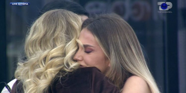 “Ndezi” Shqipërinë për historinë Donaldi-Bora, Beatrix del nga shtëpia e Big Brother