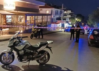 Përplasje mes bandave shqiptare në Athinë, dy të plagosur. Dalin pamjet e sherrit (VIDEO)