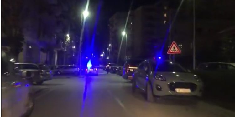 Të shtëna në Vlorë, mbërrin në spital një i plagosur (Emri)