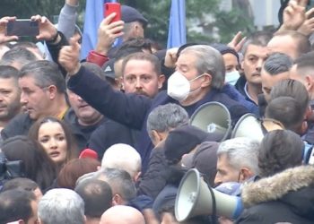 Protesta te selia e PD, Sali Berisha thirret sot në Prokurori