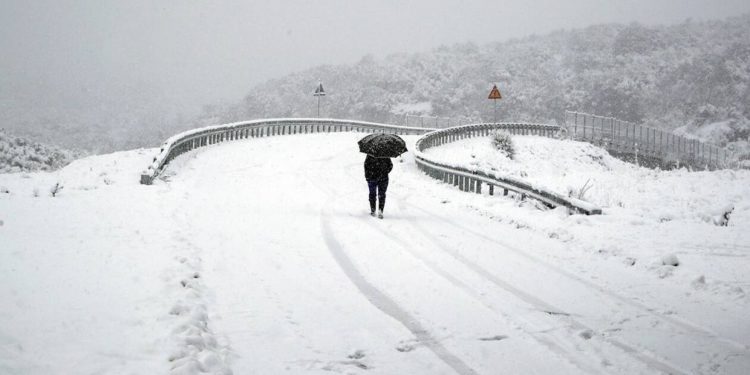Bëhuni gati, po vjen i ftohti acar dhe reshjet e dëborës (VIDEO)