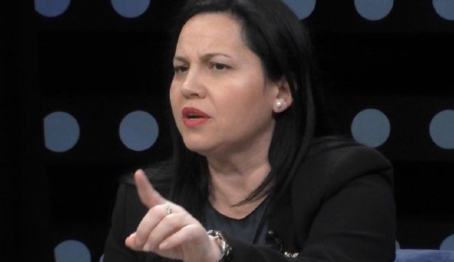 Mori arkë me peshk dhe telefon për një vend pune në ministri, SPAK dërgon në gjykatë ish-zv.ministren