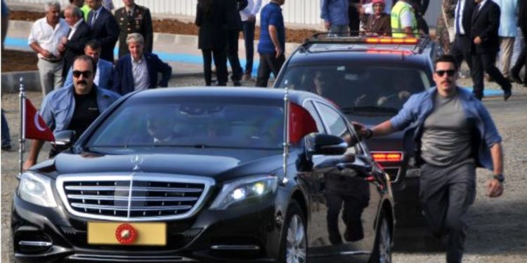 13 cm çelik kjo është “bisha” që po shoqëron Erdoganin në Shqipëri (FOTO)