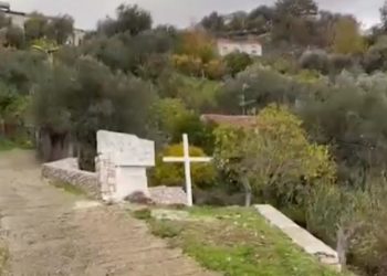 Njihuni me fshatin e Finiqit që ka vetëm një të punësuar, të tjeret mbahen me ndihma nga emigrantët (VIDEO)